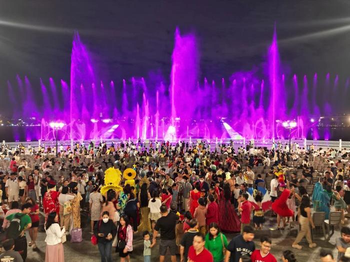 Quảng trường nhạc nước Vạn Phúc City